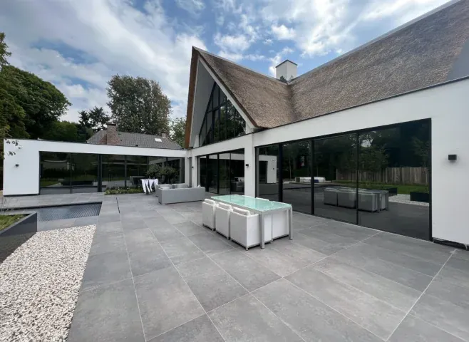 Villa met poolhouse in Laren
